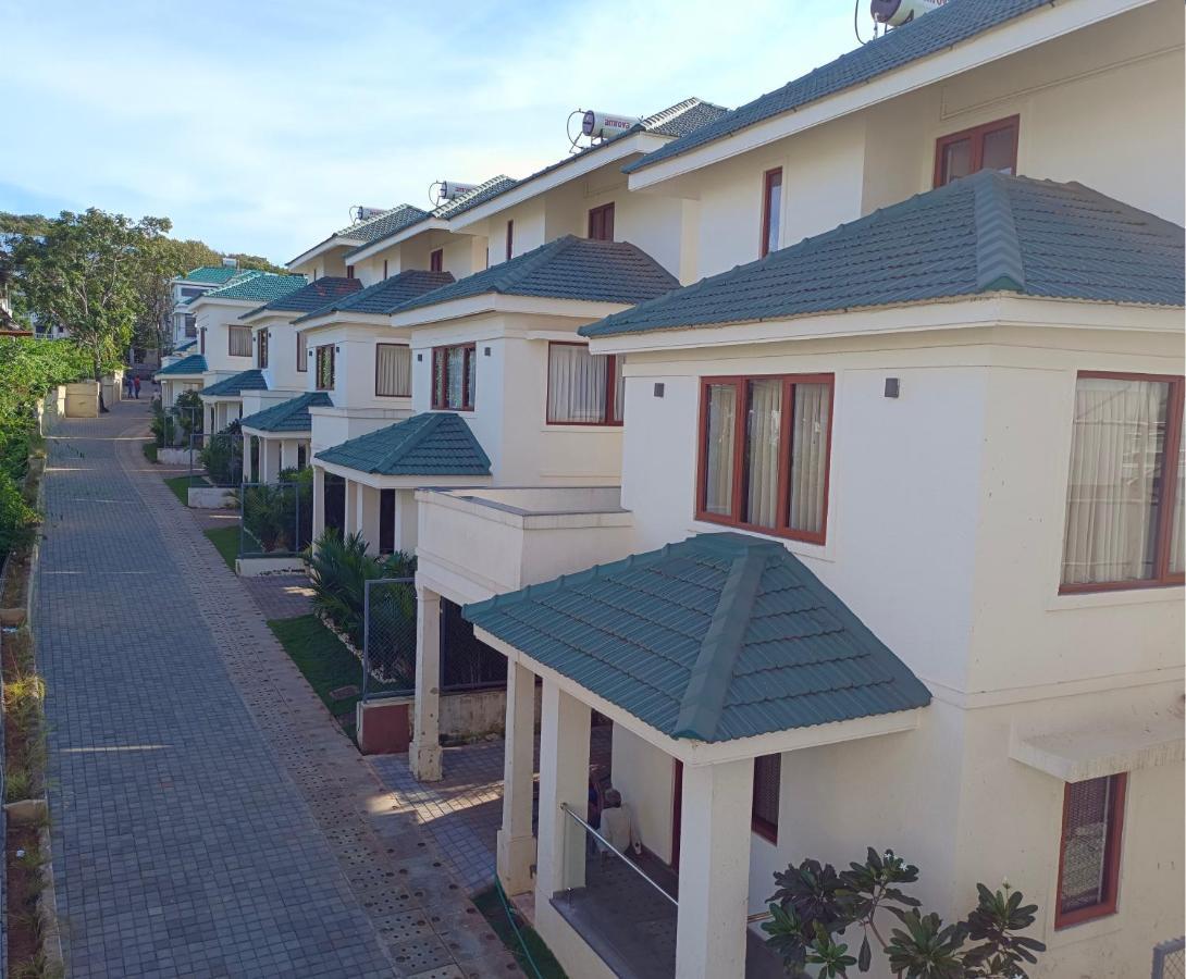 Ayan Villas With Private Pool Siolim Bagian luar foto